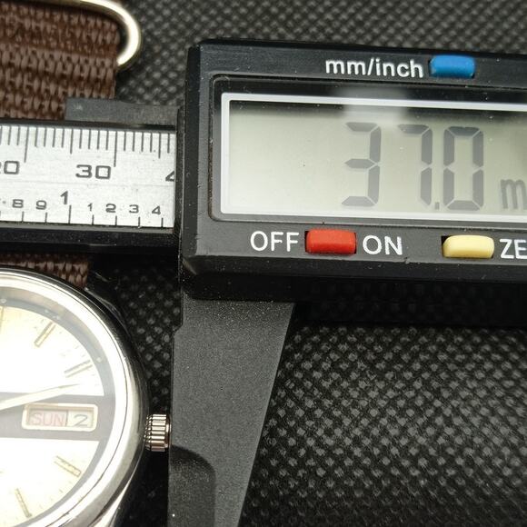 Vintage 1975 Citizen Automatic Mens Silver Watch W/daydate & Gold accents - Picture 7 of 8